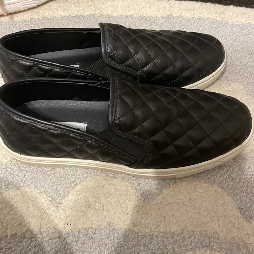 Sneakers - Picture 4 of 4